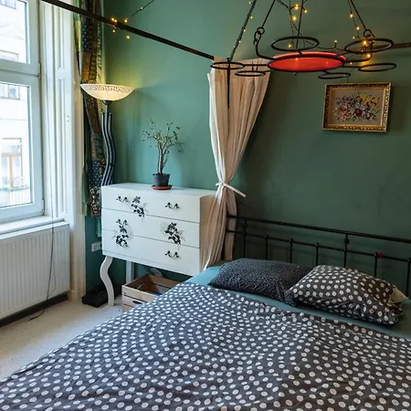 Cosy & Convenient Viennese Charm Апартаменты *